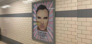 Morrissey: Ξηλώνουν και τις διαφημιστικές αφίσες του