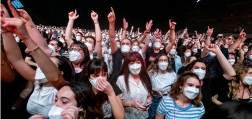 Καμία μετάδοση του ιού στη συναυλία - πείραμα 5.000 ατόμων στη Βαρκελώνη