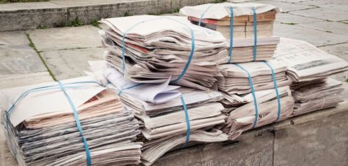 Μείωση στις συνολικές πωλήσεις των εφημερίδων