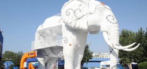 Τι γυρεύουν οι ελέφαντες στη Θεσσαλονίκη;