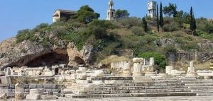 Η «Ελληνική Νομαρχία» με συνοδεία γκάιντας, στον αρχαιολογικό χώρο της Ελευσίνας