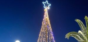 Φωταγωγημένο Χριστουγεννιάτικο δέντρo στο Ηράκλειο!