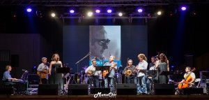 Η συναυλία αφιέρωμα στον Σταύρο Κουγιουμτζή στο Λιμάνι της Θεσσαλονίκης
