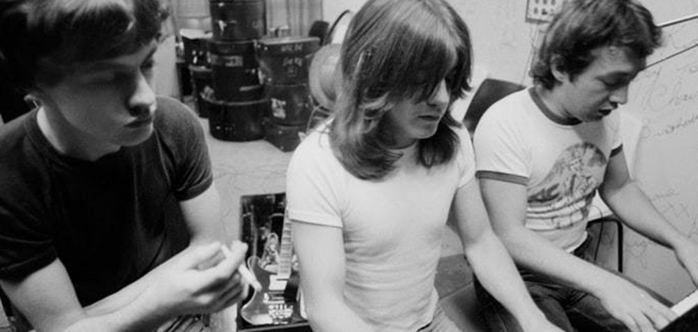 Πέθανε ο μουσικός &amp; πρώην παραγωγός των AC/DC, George Young