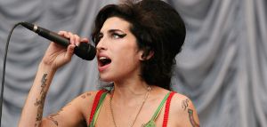 Amy Winehouse: Κυκλοφόρησε το τρέιλερ του Back to Black