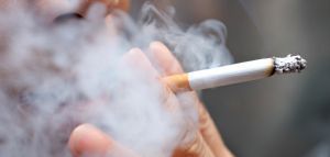 Το κάπνισμα πιθανότατα αυξάνει τον κίνδυνο εγκεφαλικής αιμορραγίας