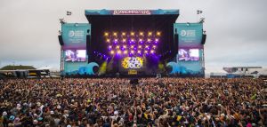 Χιλιάδες κρούσματα μετά από μουσικό φεστιβάλ στη Βρετανία