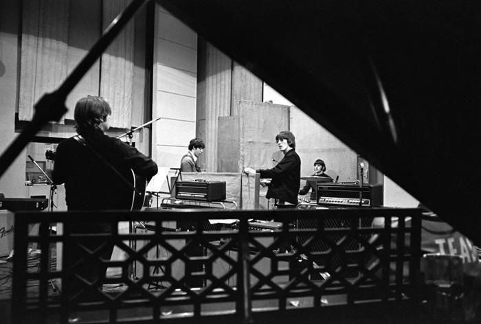 Beatles RS207 Revolver Abbey Road Studio Apple Corps Ltd Press01
