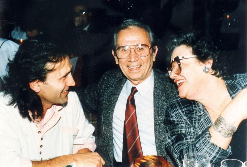 07.O Απ. Καλδάρας με τη γυναίκα του Λούλα και το Γ.Νταλάρα 29 1 1990