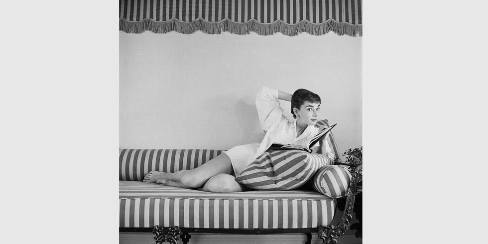 audrey at home on the sun lounger 1954 mark shaw 1533568294