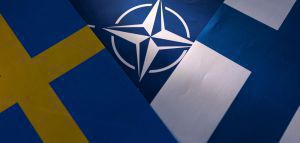 Σουηδία και Φινλανδία χτυπούν την πόρτα του ΝΑΤΟ - Η Ρωσία απειλεί