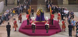 Βρετανία: Ολοκληρώθηκε το λαϊκό προσκύνημα - Σήμερα η κηδεία
