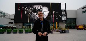 Έκθεση φωτογραφιών 100 γνωστών καλλιτεχνών του Νίκου Αλιάγα στο Παρίσι