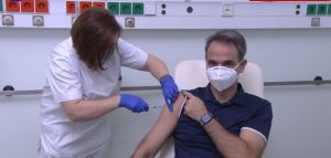 Εμβολιάστηκε ο πρωθυπουργός Κυριάκος Μητσοτάκης (Δηλώσεις + Φωτογραφίες)