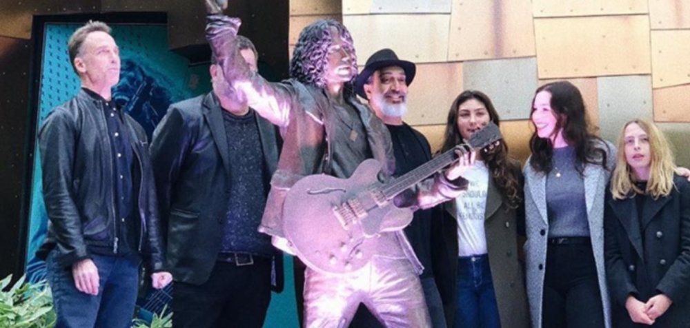 Το άγαλμα του Chris Cornell στην πόλη που γεννήθηκε