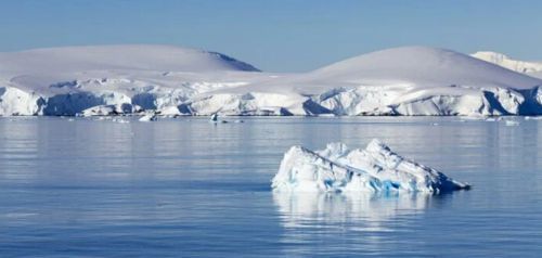 Κλιματική αλλαγή: Μειώθηκε στο μισό το πάχος του θαλάσσιου πάγου στην Αρκτική