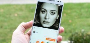 Η Adele δεν παίζει σε Spotify &amp; Apple