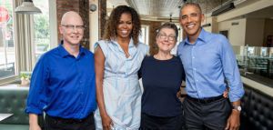 Μπαράκ και Μισέλ Ομπάμα πίσω από το οσκαρικό «American Factory»