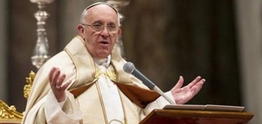 Πάπας Φραγκίσκος: Φόρεσε μάσκα για πρώτη φορά σε δημόσια λειτουργία