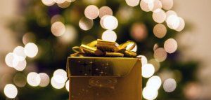 Στυλάτα και ανακυκλώσιμα περιτυλίγματα χριστουγεννιάτικων δώρων για καλό σκοπό