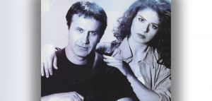 Νταλάρας και Τσαλιγοπούλου τραγουδούν Χατζιδάκι και Ξαρχάκο για τη Μελίνα (1998)