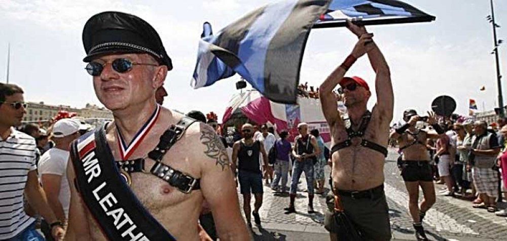 Το πρώτο Pride Parade διοργανώνεται στις Βερμούδες τον Αύγουστο