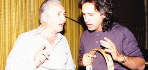 Όταν Αηδονίδης και Νταλάρας παρουσίασαν «Τ’αηδόνια της Ανατολής» στο ραδιόφωνο (1990)