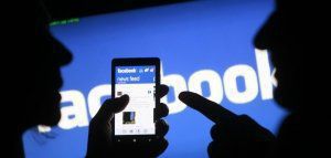 Στις ΗΠΑ σβήνουν το facebook από τα κινητά τους