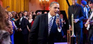 Ο Barack Obama τραγουδά Ray Charles