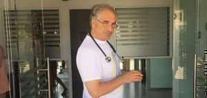 Πέθανε από κορονοιό γνωστός Κύπριος γιατρός, αρνητής των εμβολίων