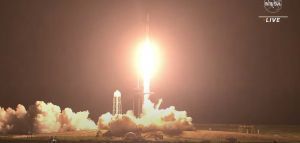 Εκτοξεύτηκε το σκάφος της SpaceX προς τον Διεθνή Διαστημικό Σταθμό