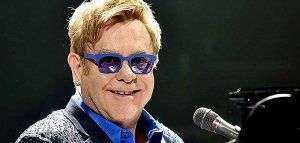 Ο Elton John ακύρωσε συναυλία τελευταία στιγμή λόγω μόλυνσης στο αυτί