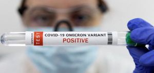 Κορονοϊός: Η παραλλαγή Όμικρον πιο θανατηφόρα από την εποχική γρίπη