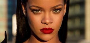 Η Rihanna μέσω του Twitter της Fenty Beauty ζητάει να σταματήσει η αστυνομική βία