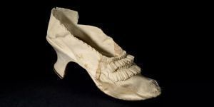 Παπούτσι της Μαρίας Αντουανέτας πουλήθηκε για 43.750 ευρώ