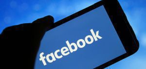 Μειώσεις μισθών στο Facebook