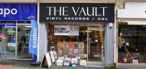 Record Store Day : Σημαντική αύξηση στις πωλήσεις βινυλίων. Το Τοπ-10 των πωλήσεων