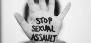 Σταρ καταγγέλλουν τη σεξουαλική παρενόχληση με μια συμβολική κίνηση