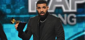O Drake φεύγει από τις υποψηφιότητες των βραβείων Grammy