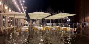Σπάνια παλίρροια στη Βενετία - Η τρίτη σε 150 χρόνια