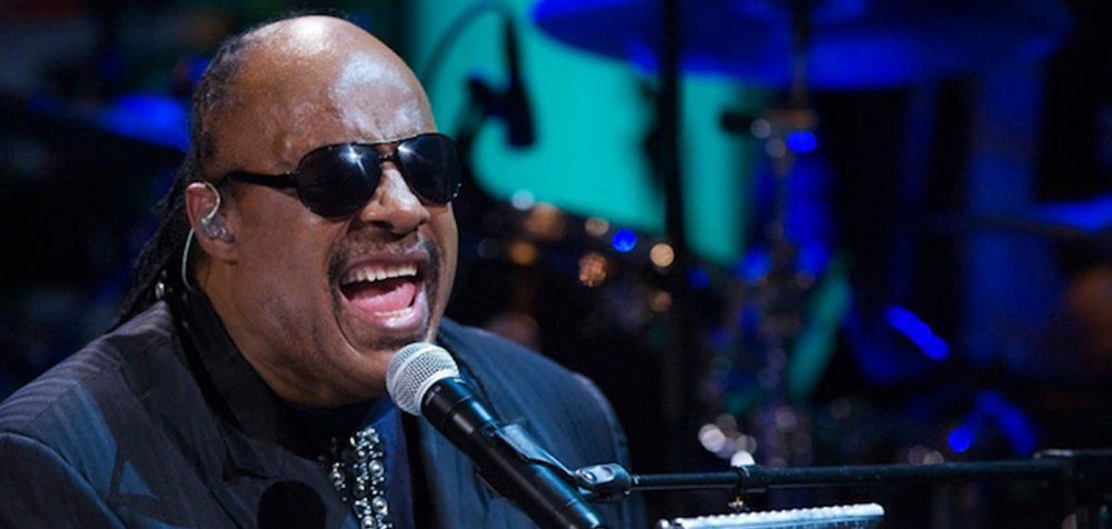 Stevie Wonder: «Κάντε έρωτα με τη μουσική του Prince»