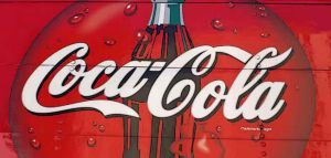 Η Coca Cola «κατεβάζει» τη διαφημιστική της καμπάνια από το Twitter!