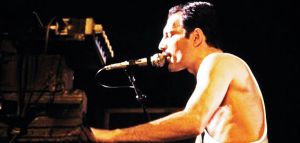 Freddie Mercury: Στο «σφυρί» το πιάνο όπου συνέθεσε το &quot;Bohemian Rhapsody&quot;