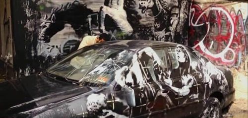 200.000 δολάρια για μια πόρτα αυτοκινήτου ζωγραφισμένη από τον Banksy