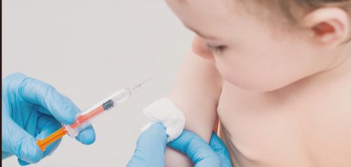 Κορoνοϊός: Ξεκινούν σήμερα οι εμβολιασμοί σε βρέφη και παιδιά έως 11 ετών
