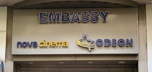 Τίτλοι τέλους για τον κινηματογράφο Embassy