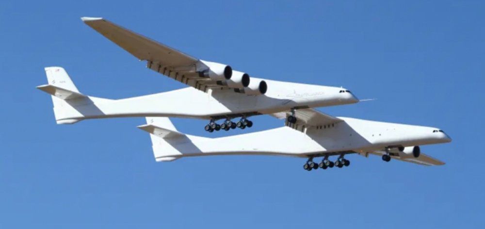 Παρουσιάστηκε το μεγαλύτερο αεροπλάνο στον κόσμο