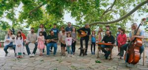 Αλκίνοος Ιωαννίδης και Εστουδιαντίνα τραγουδούν «Το νερό των Σταγιατών»