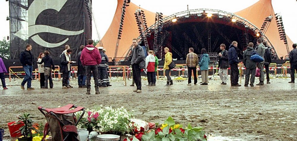 Οι Pearl Jam τιμούν τους 9 νέους που σκοτώθηκαν σε συναυλία τους