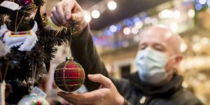 Η Ευρώπη ετοιμάζεται για τα πιο δύσκολα Χριστούγεννα των τελευταίων δεκαετιών